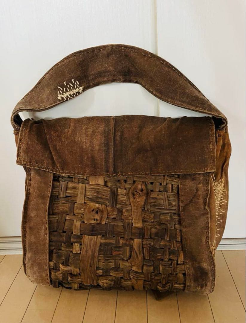 SALE◆希少 柿渋古布と国産山葡萄蔓 背負える大型籠リュック 斜め掛