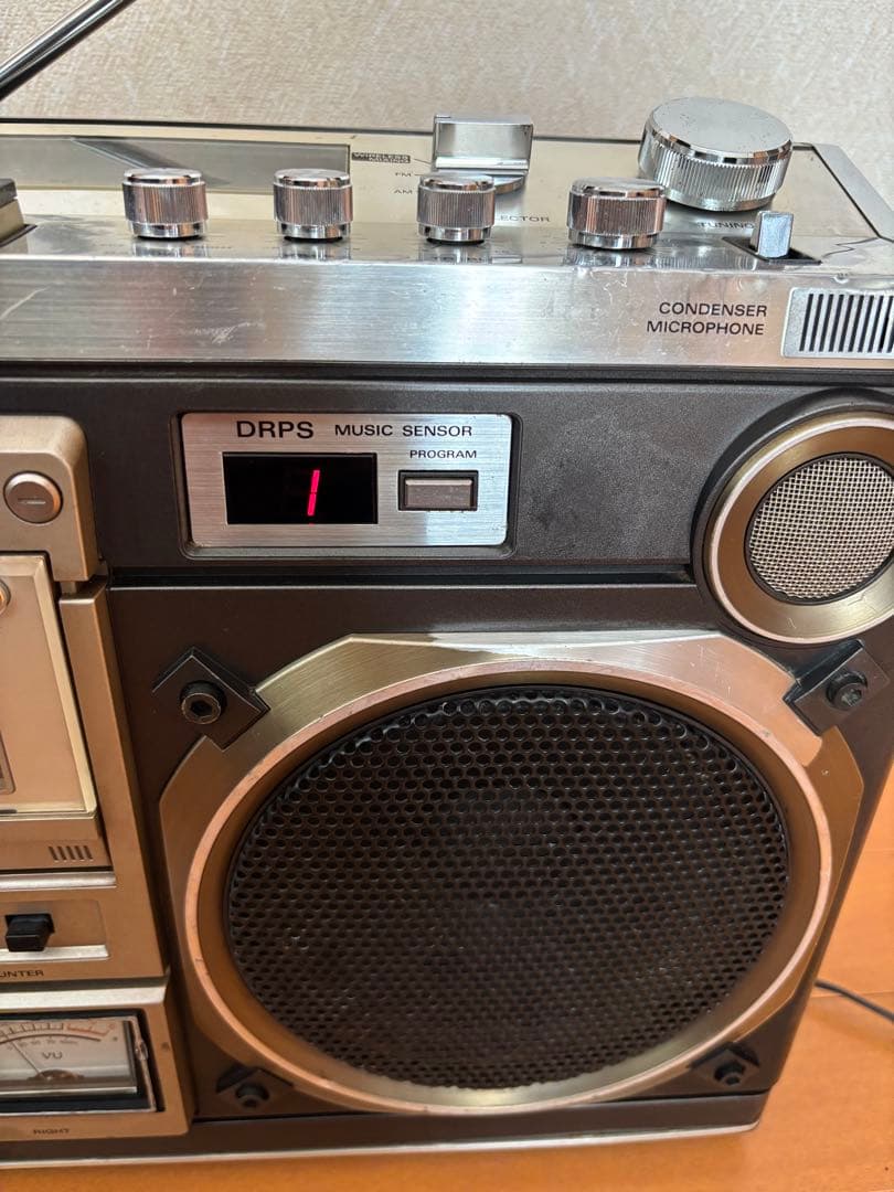 日立　TRK-8180 レトロ