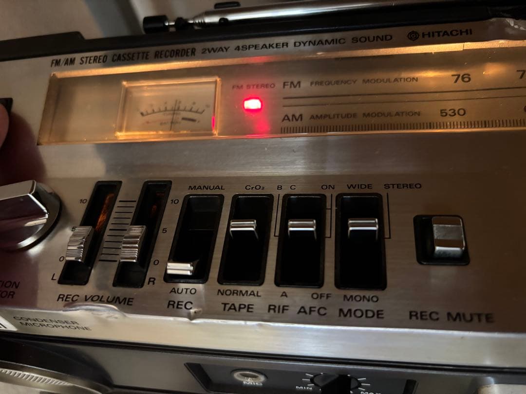 日立　TRK-8180 レトロ