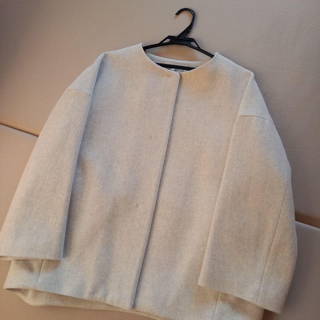 ビアズリー　極美品　うしろぷっくりウールショートコート　ライトグレー