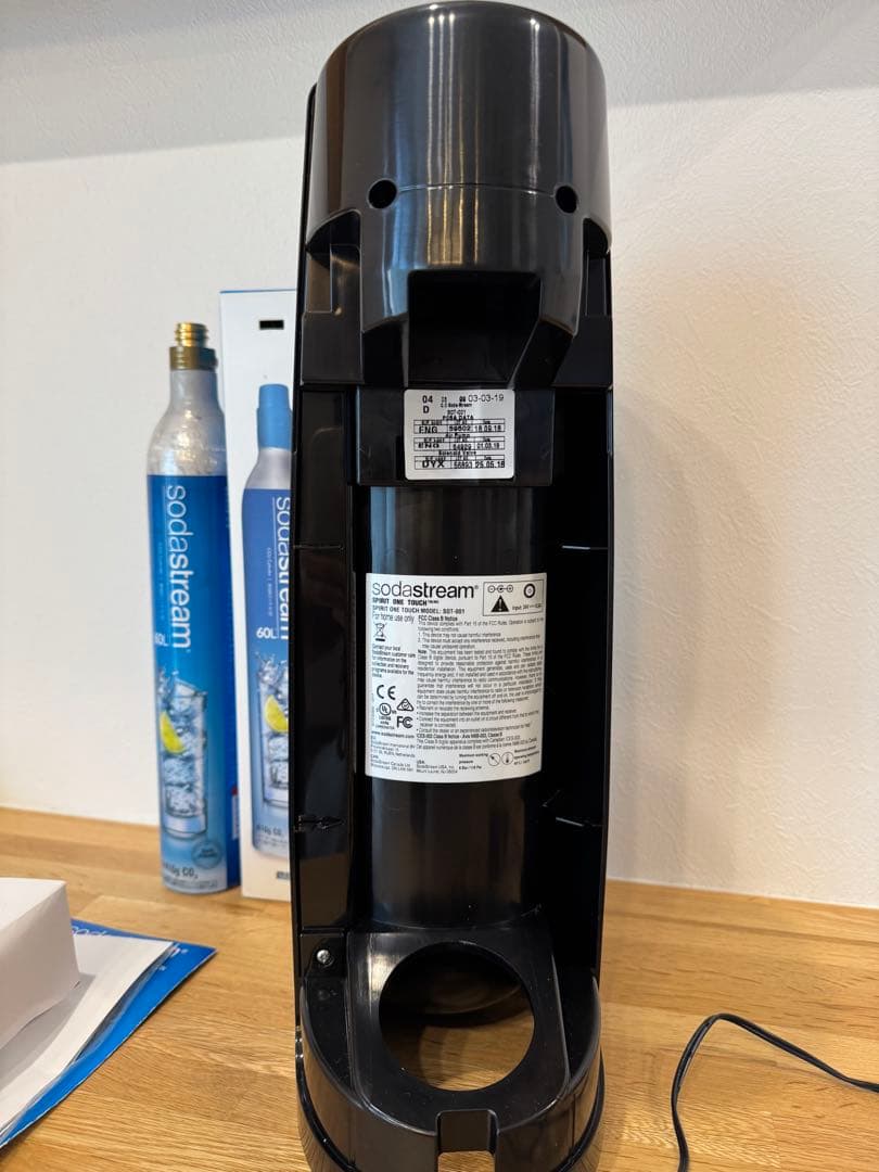 sodastream ソーダストリーム　炭酸水メーカー　ブラック