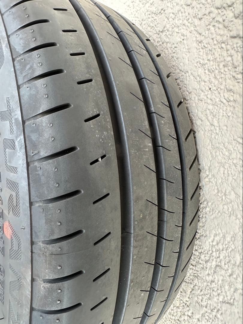 カローラツーリンクノーマルタイヤホイール付き美品