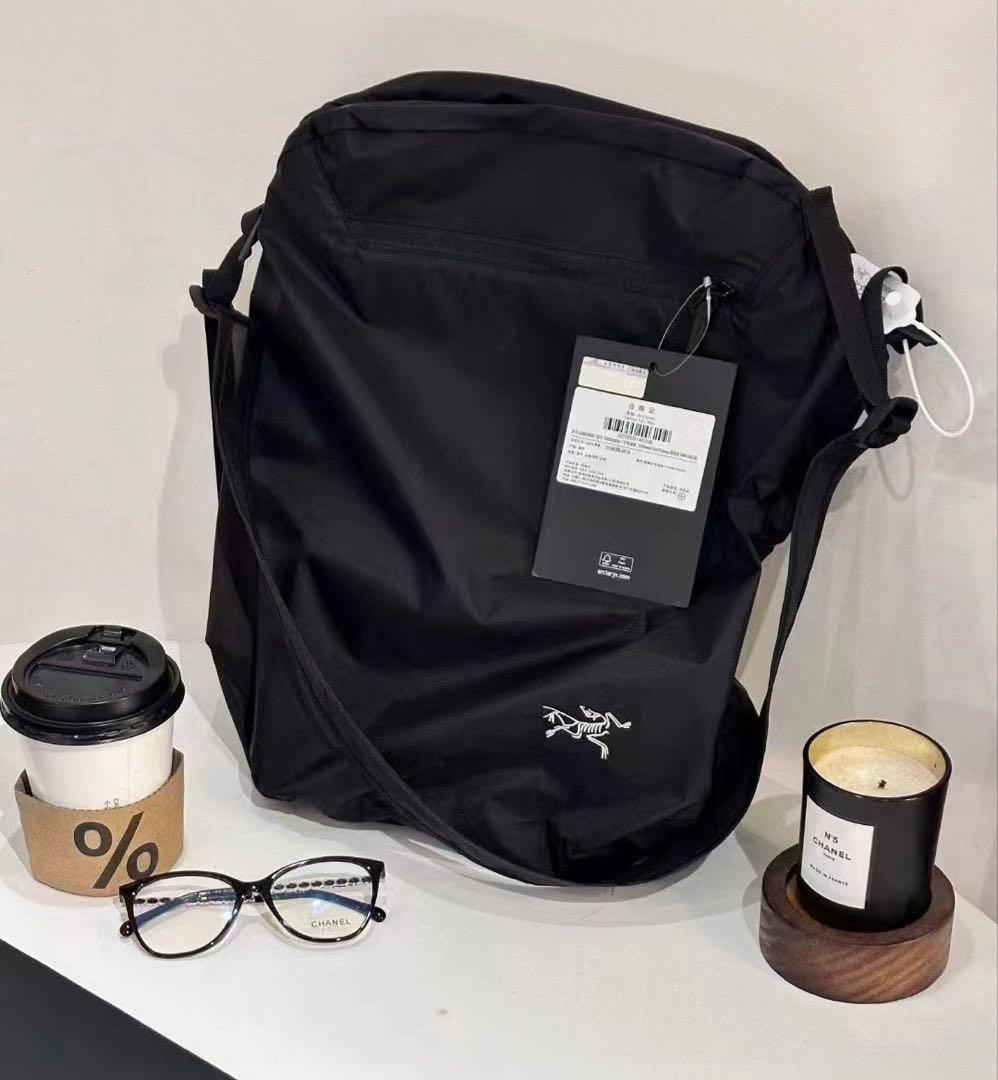 新品　アークテリクス TOTE ヒリアド トートバッグ Healiad 12L