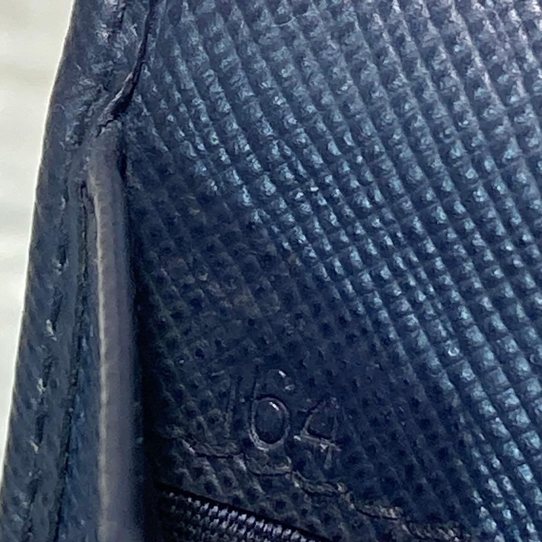 お買い得品　PRADA プラダ　小物入れ　ケース　紺　財布　ミニ　二つ折り