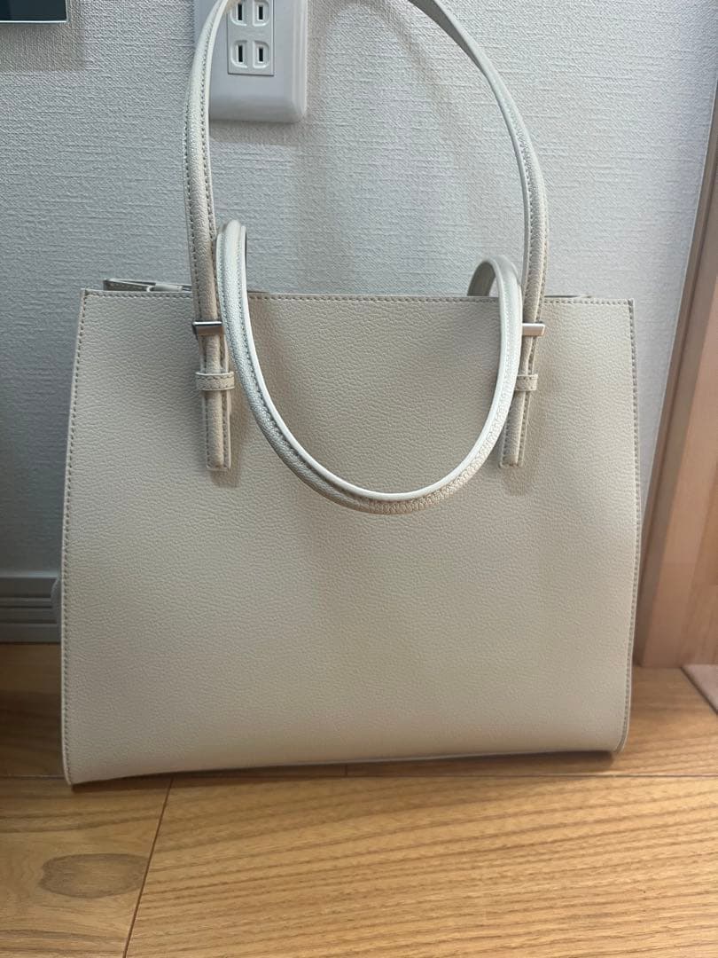 CHARLES & KEITH クラシックダブルハンドルトートバッグ　ベージュ