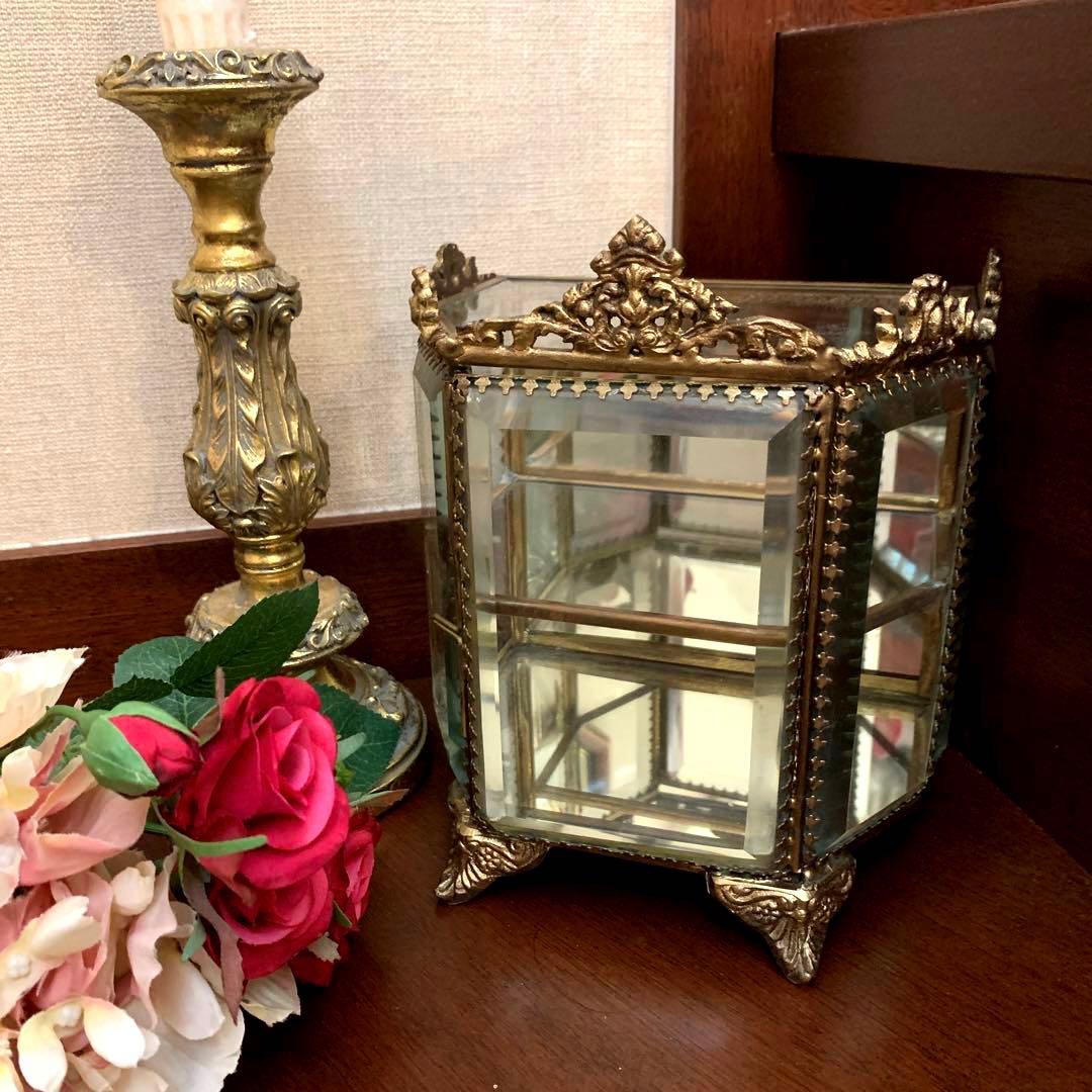 ガラスと真鍮の2段ロココジュエリーボックス