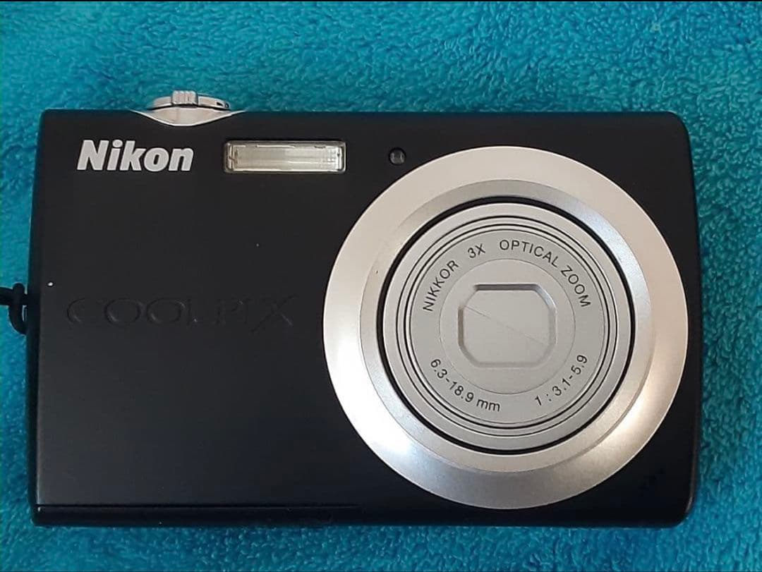 Nikon COOLPIX S203デジタルカメラ　SDカード付き