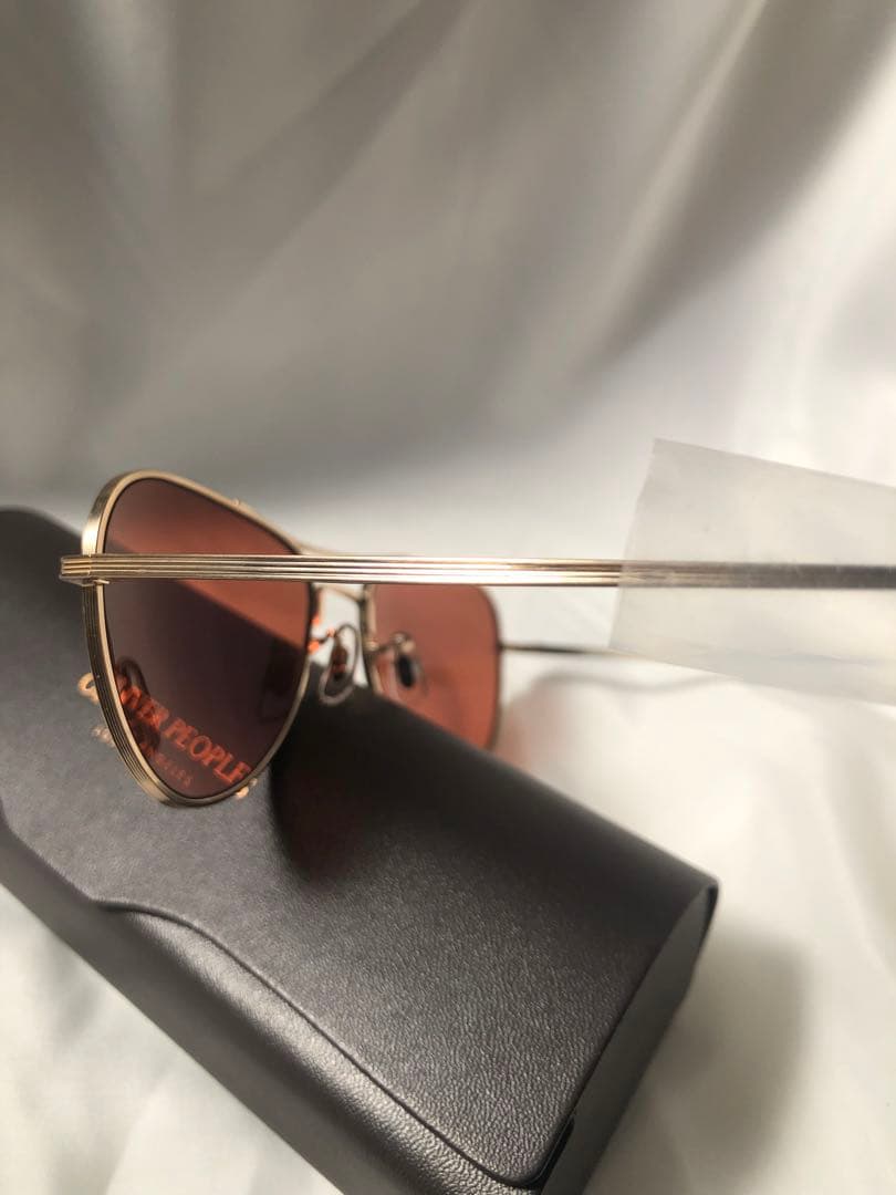 OLIVER PEOPLES×THE ROW EXECUTIVE SUITE