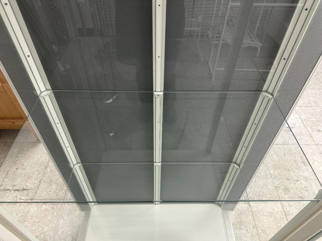 IKEA 飾り棚 ガラスケース 鍵付き ホワイト