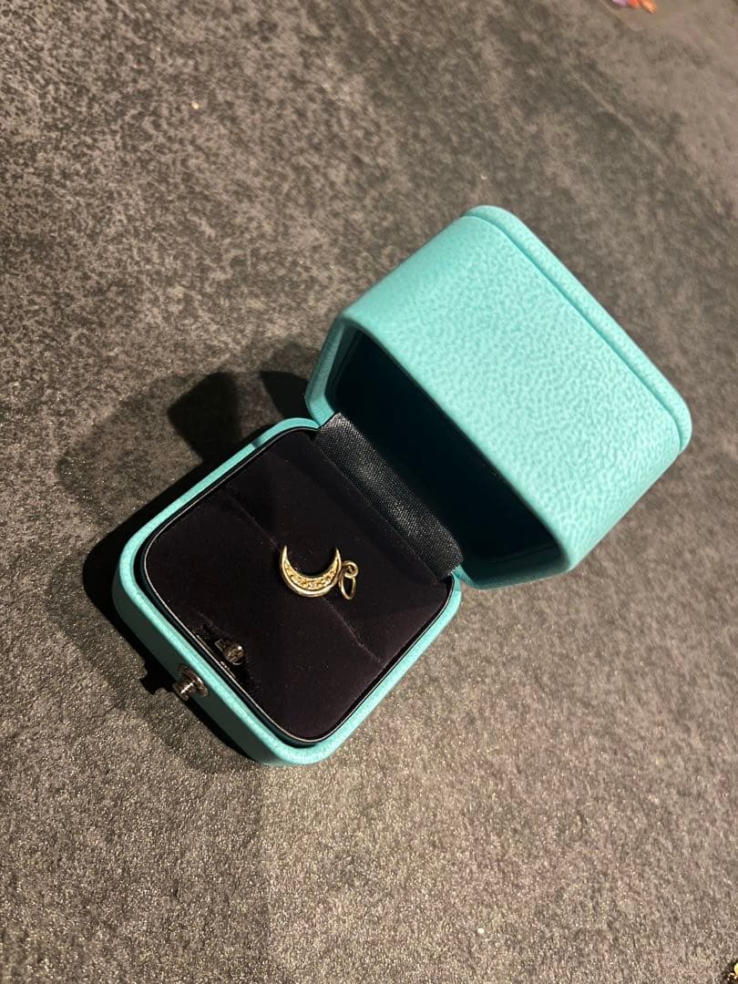 agete 10k三日月チャーム