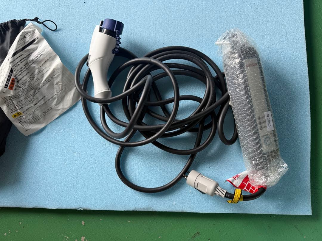 サ*ク様 新品未使用 日産 リーフ ZE1 正規純正充電ケーブル 29690 6