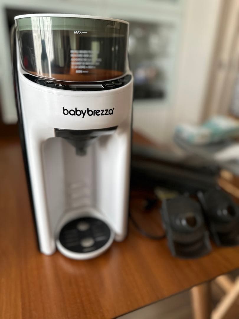 【ベビーブレッツァ Baby Brezza】自動ミルクメーカー／付属品多め