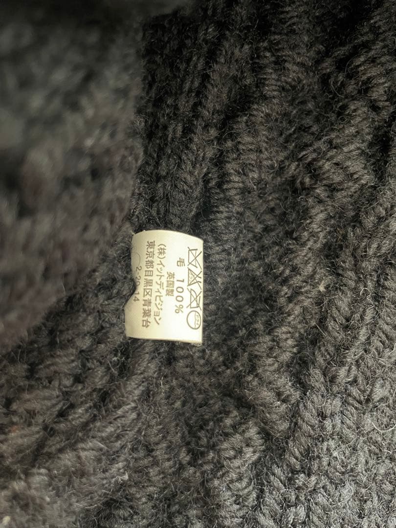 Inverallan ブラック ケーブルニットセーター