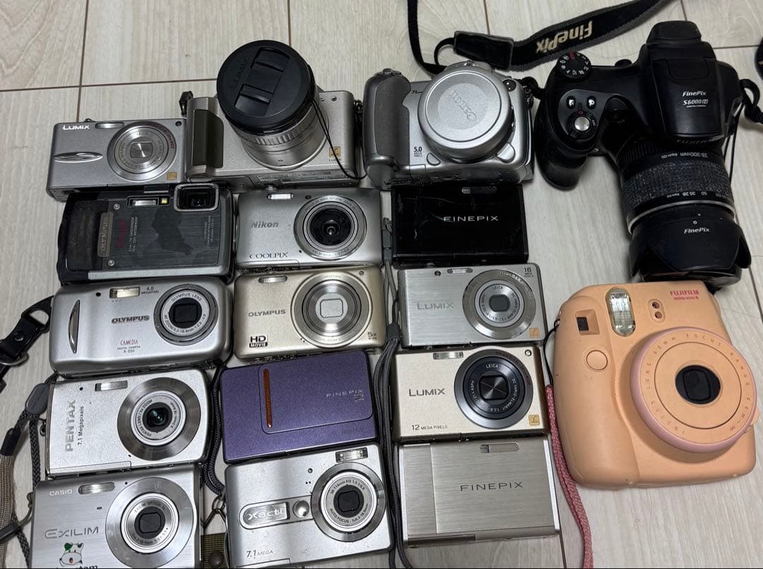 デジタルカメラ　17点セット　(未確認) (ジャンク品)