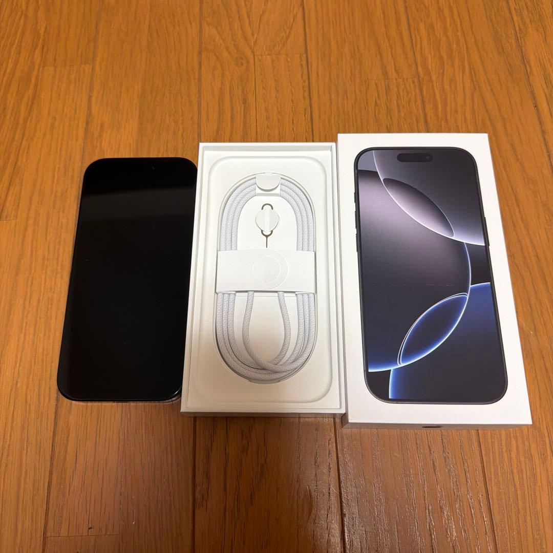 hitomi【超美品】iPhone 16Pro 128GBブラックチタン