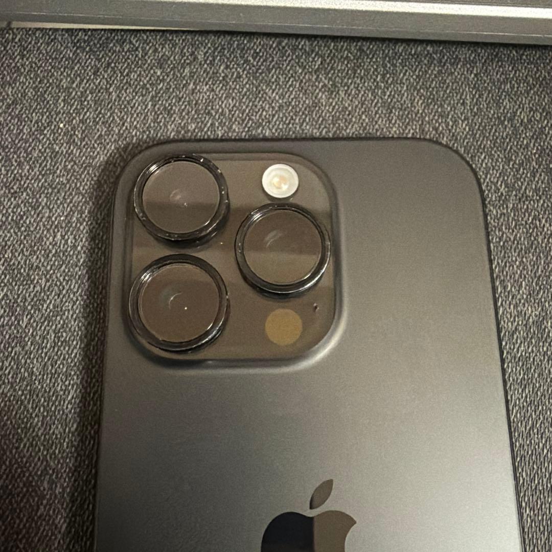 hitomi【超美品】iPhone 16Pro 128GBブラックチタン