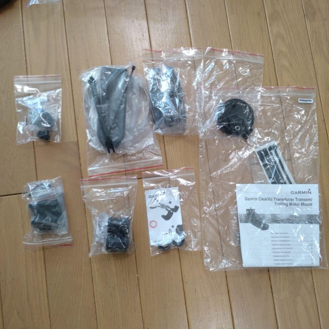 GARMIN ECHOMAP UHD 74SV 本体と付属品