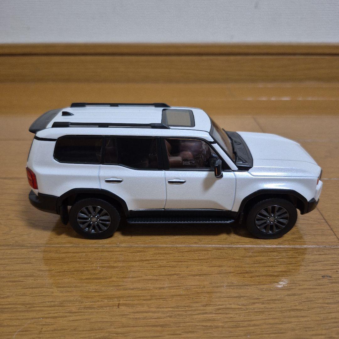 ランドクルーザー２５０　1/30色見本ミニカー【店頭展示用】