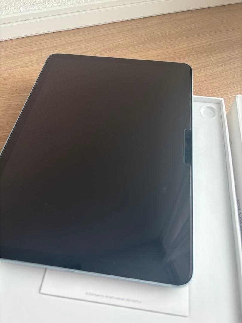 【極美品】キーボードケース付　iPad Air 6世代 Wi-Fi 128GB