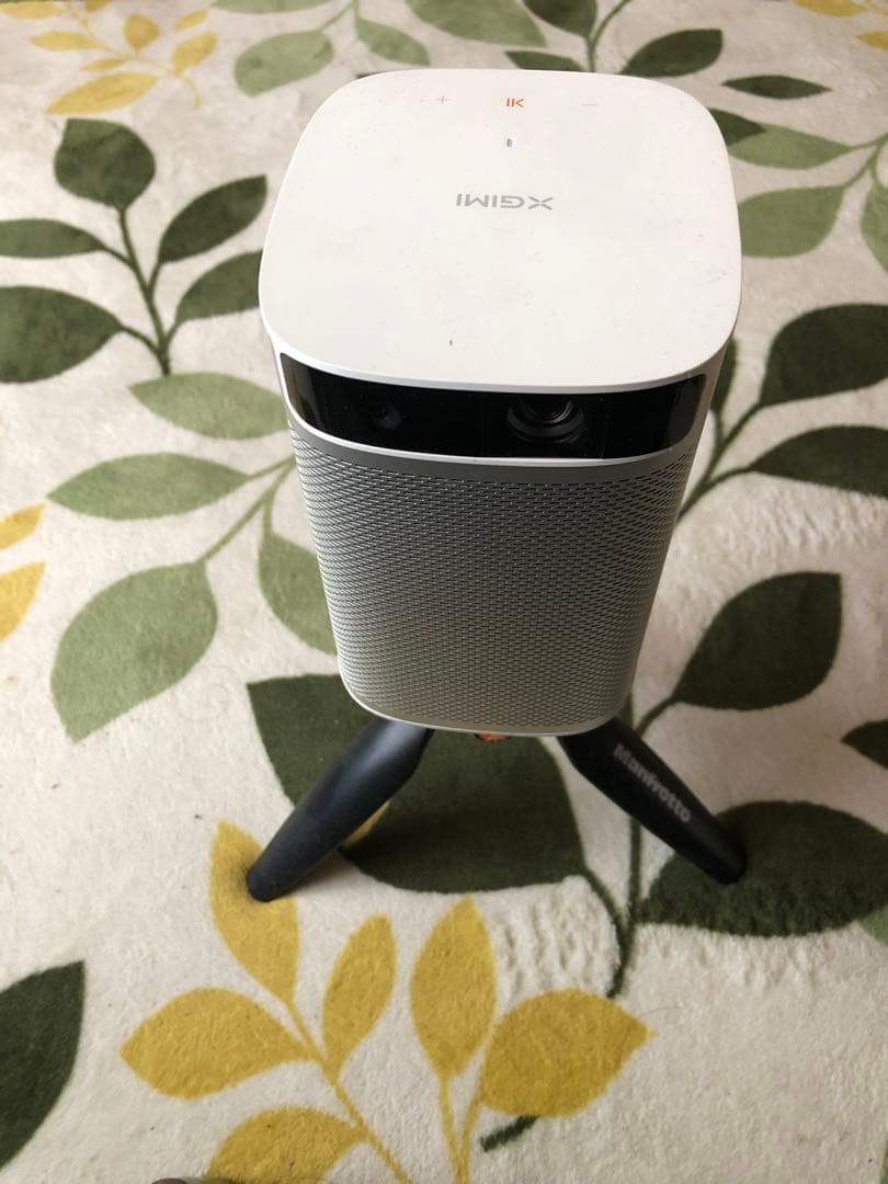 XGIMI MOGO pro モバイルプロジェクター　三脚付き
