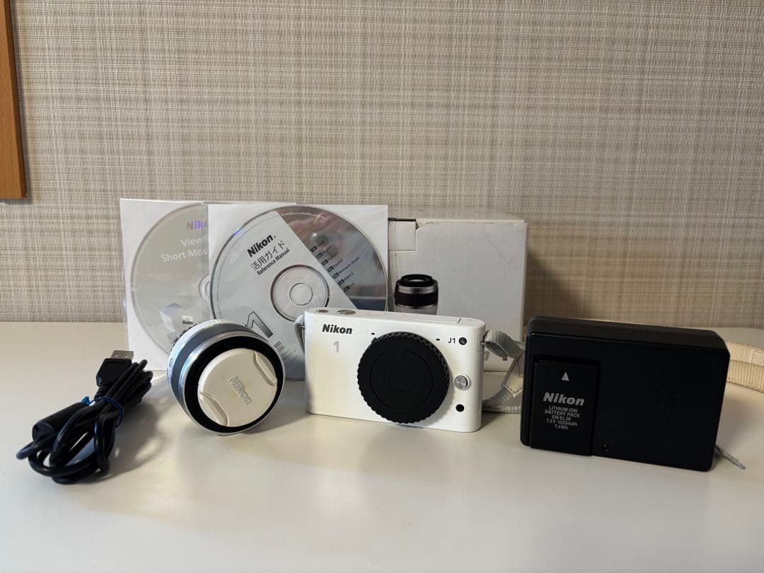 NIKON1 J1 ズームレンズキット　ホワイト