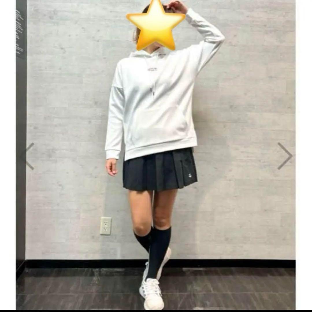 【TaylorMade】新品✨S フード付きロゴトレーナー　スリット付き　秋冬