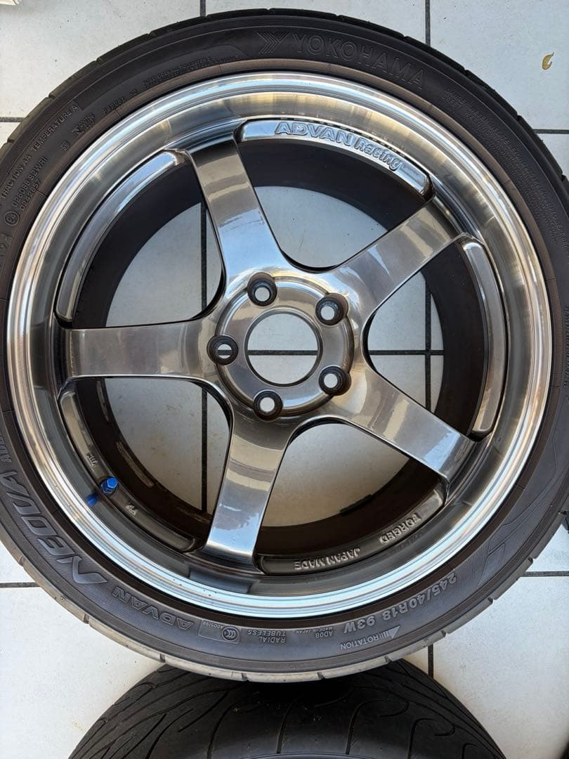 ADVAN レーシングGT 18インチ ホイールセット