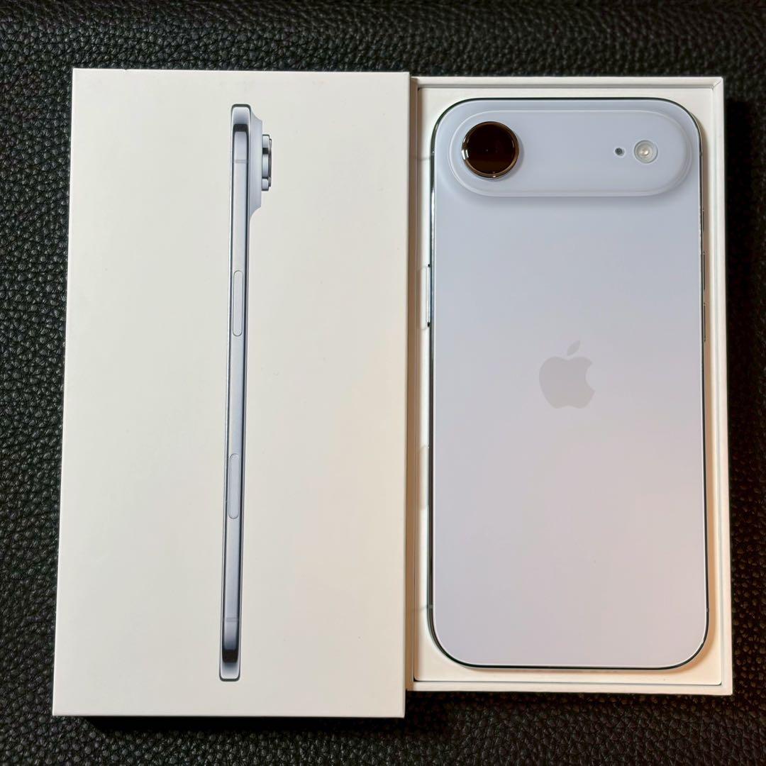 マロ　【美品】iPhone Air 1TB SIMフリースカイブルー