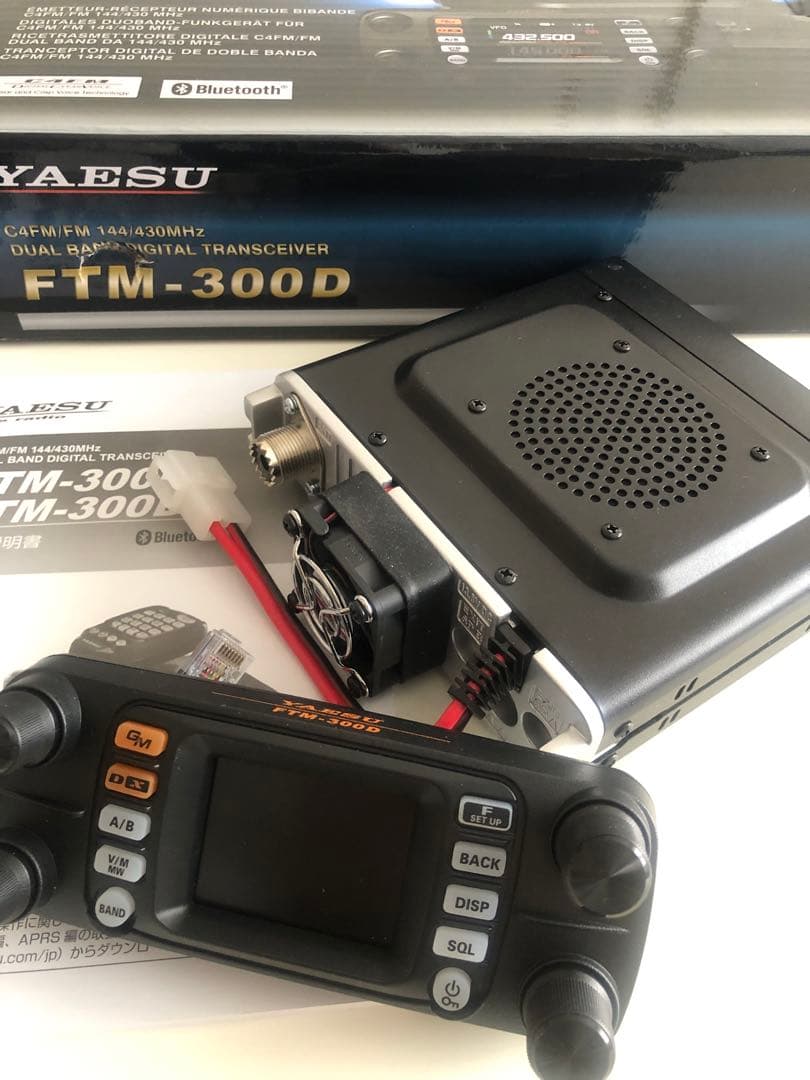 Yaesu FTM-300D 未使用品 箱キズ有
