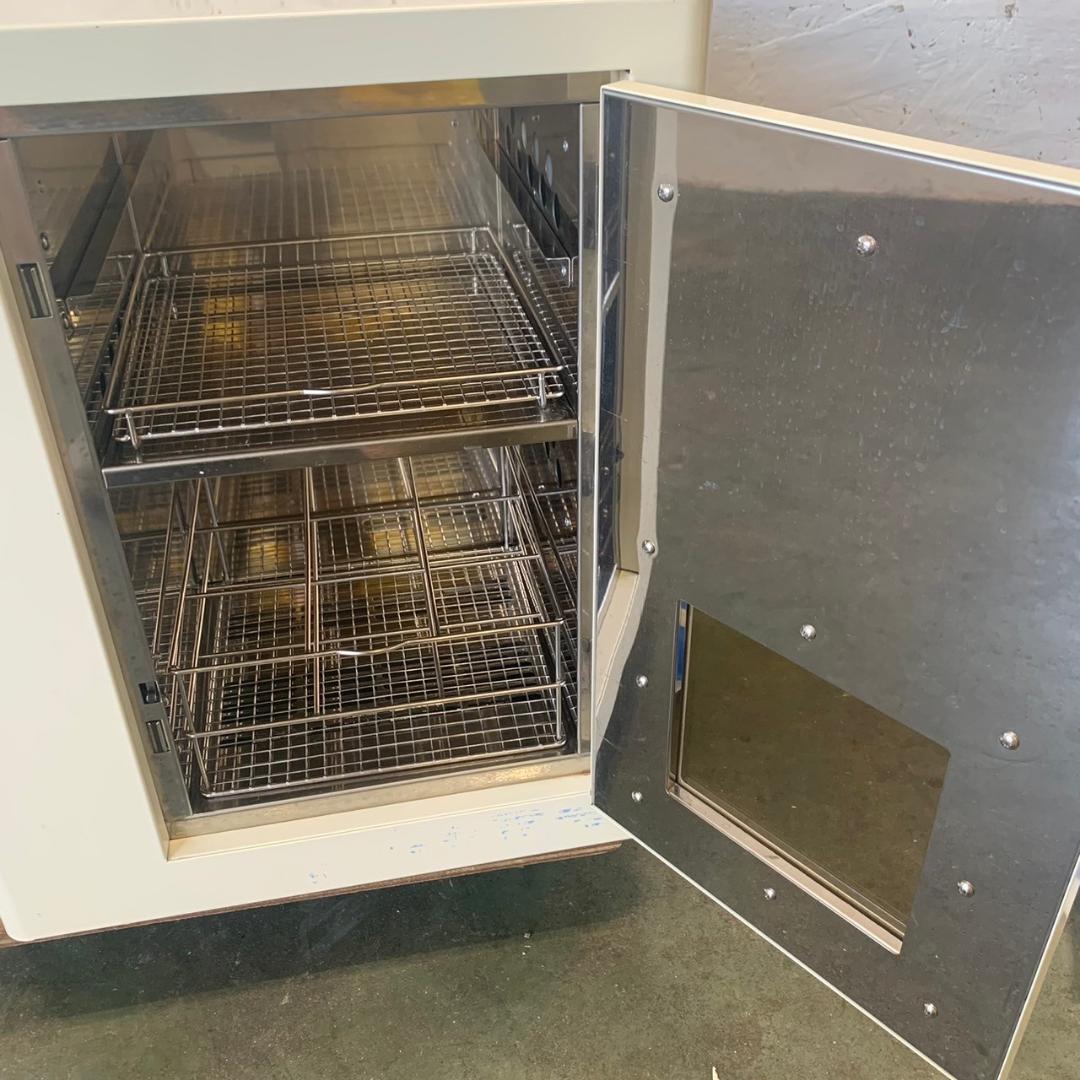 【株式会社エムケイ】 クリアベビーボトル 哺乳ビン殺菌乾燥保管庫 CBB-900