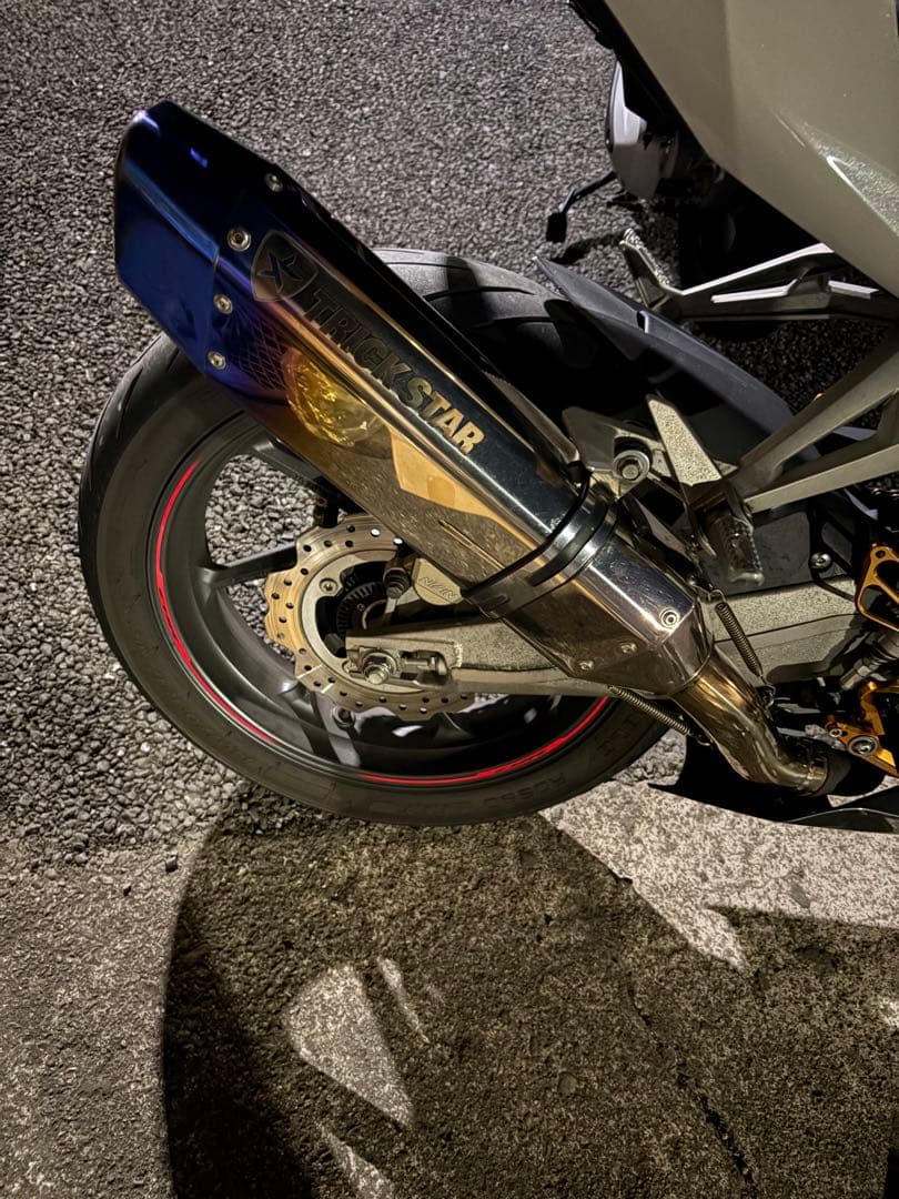 cbr250rr トリックスターイカヅチマフラー