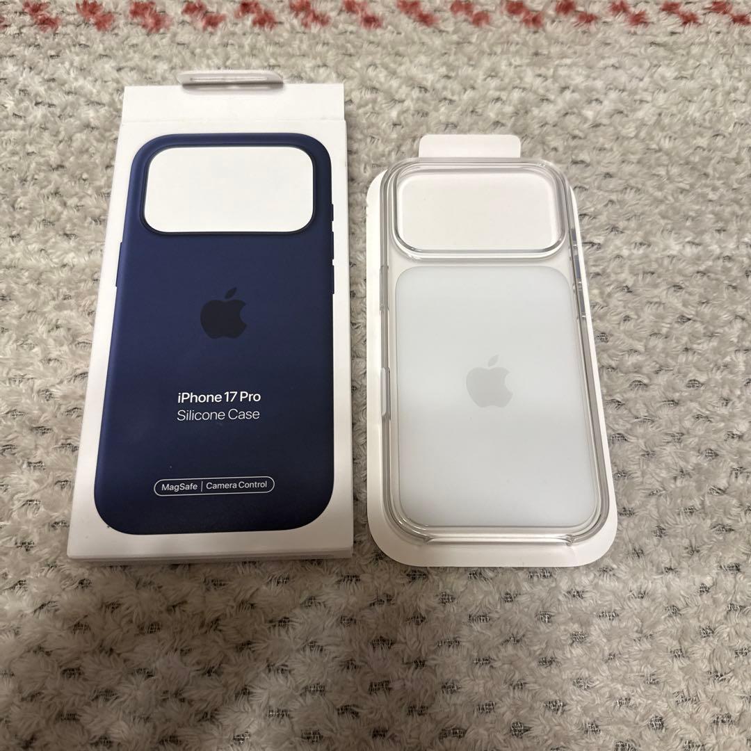 【ほぼ新品】iPhone 17 Pro ホワイト　プラスチックケース