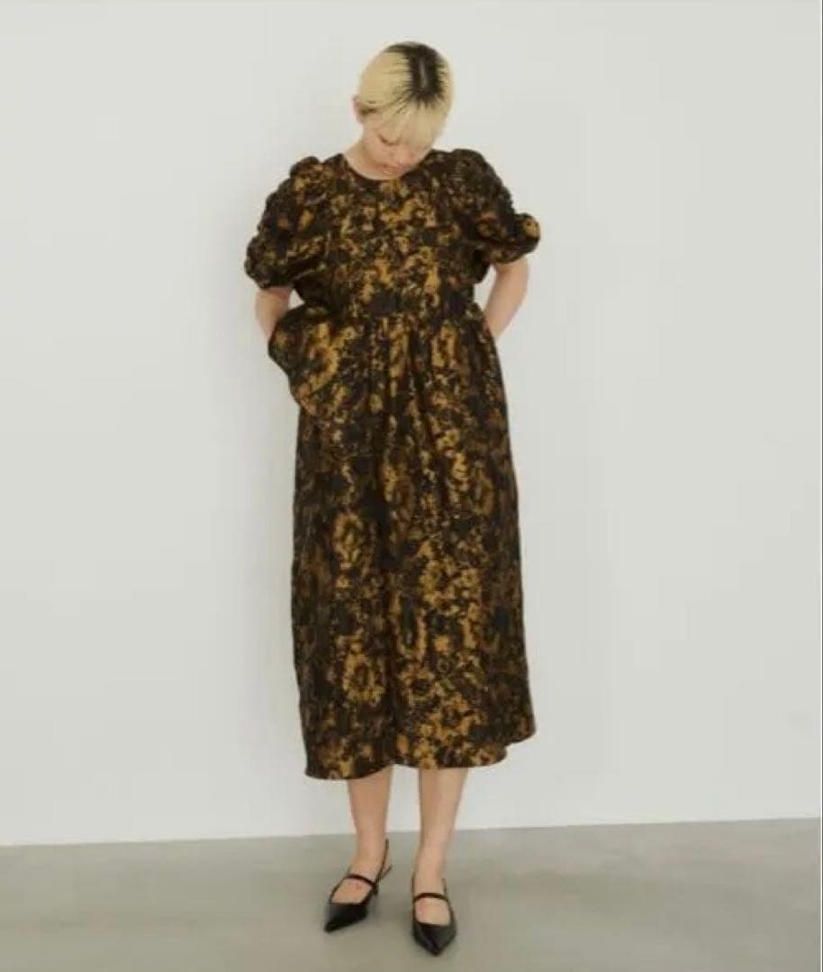 バブルスリーブジャガードドレス