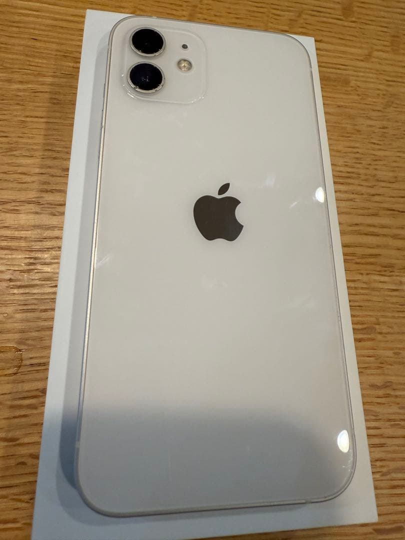 iPhone 12 ホワイト