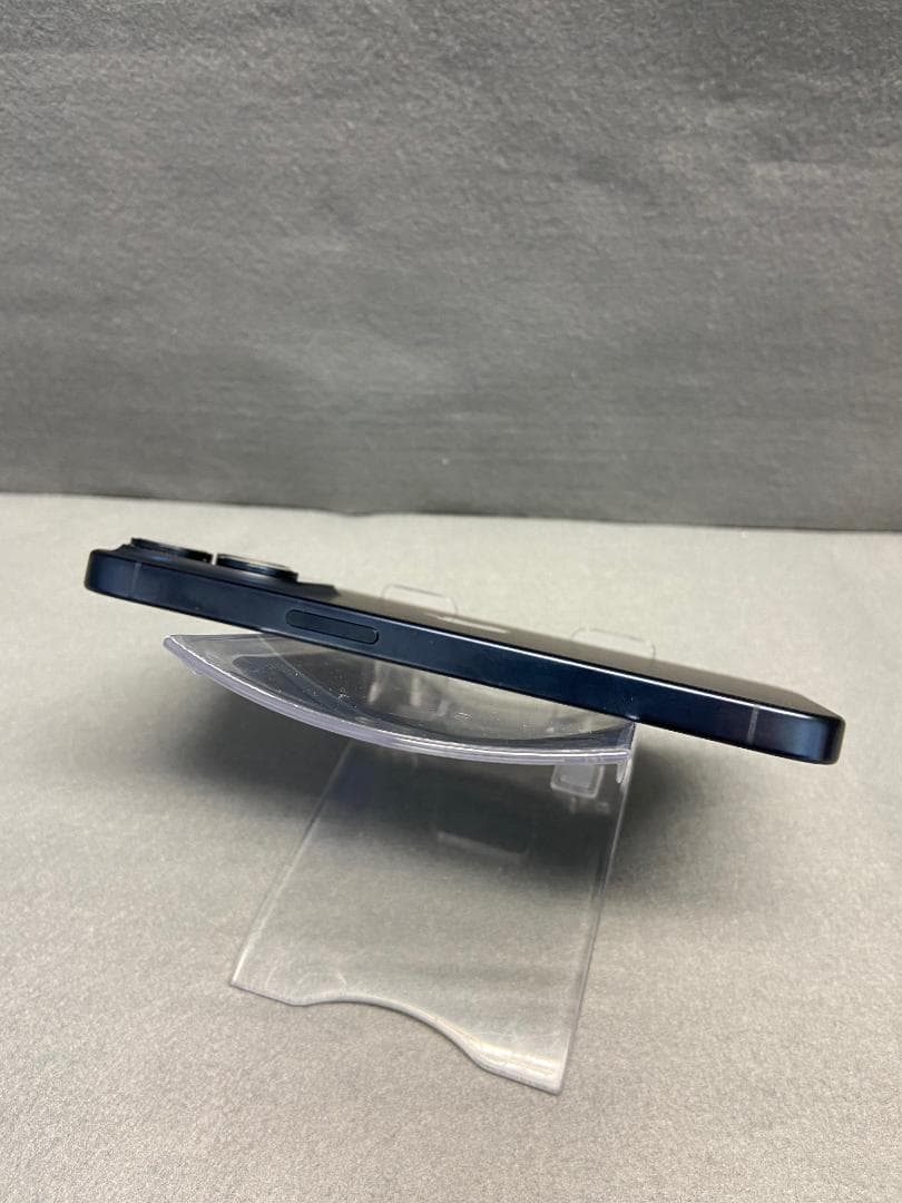 超美品　Appleストア版 SIMフリー　iPhone15 Pro 128GB