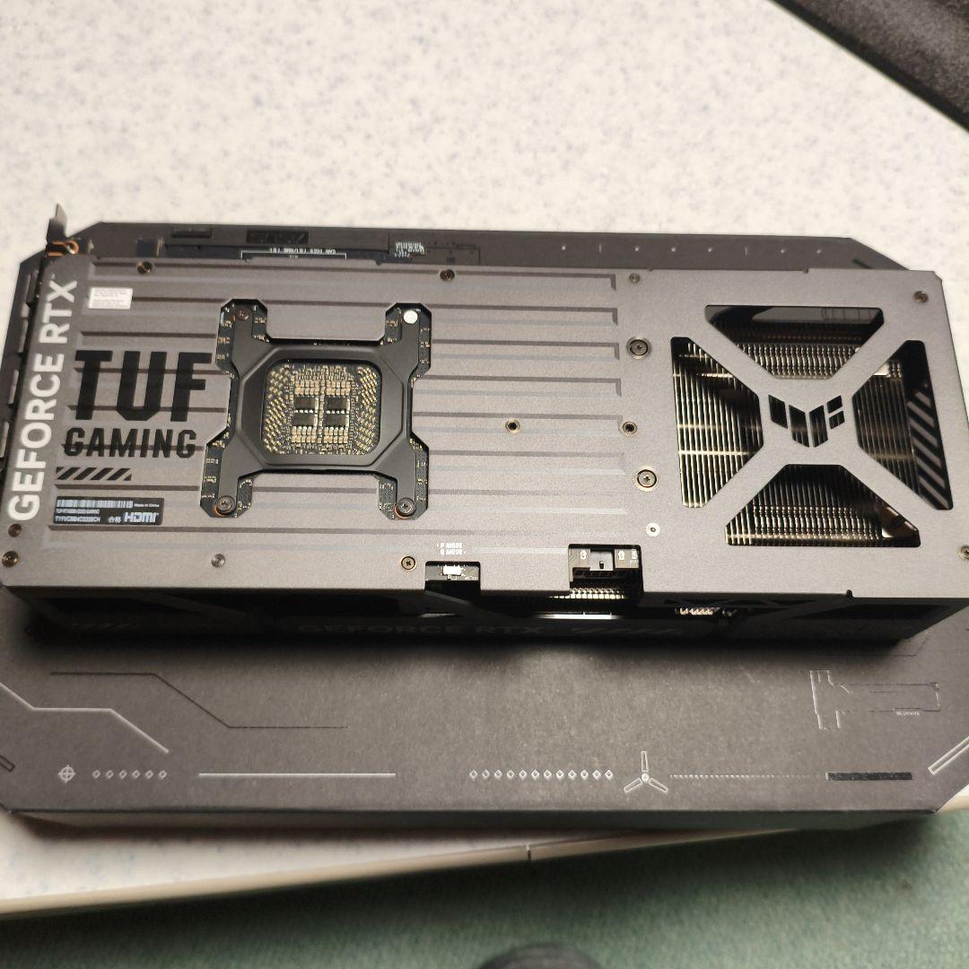 グラフィックボード・グラボ・ビデオカード ASUS GeForce RTX 5090 TUF GAMING 32GB