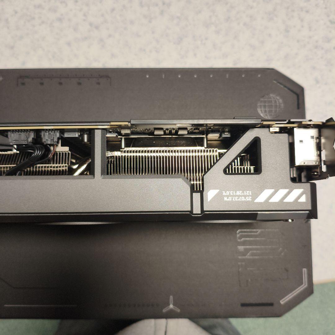 グラフィックボード・グラボ・ビデオカード ASUS GeForce RTX 5090 TUF GAMING 32GB