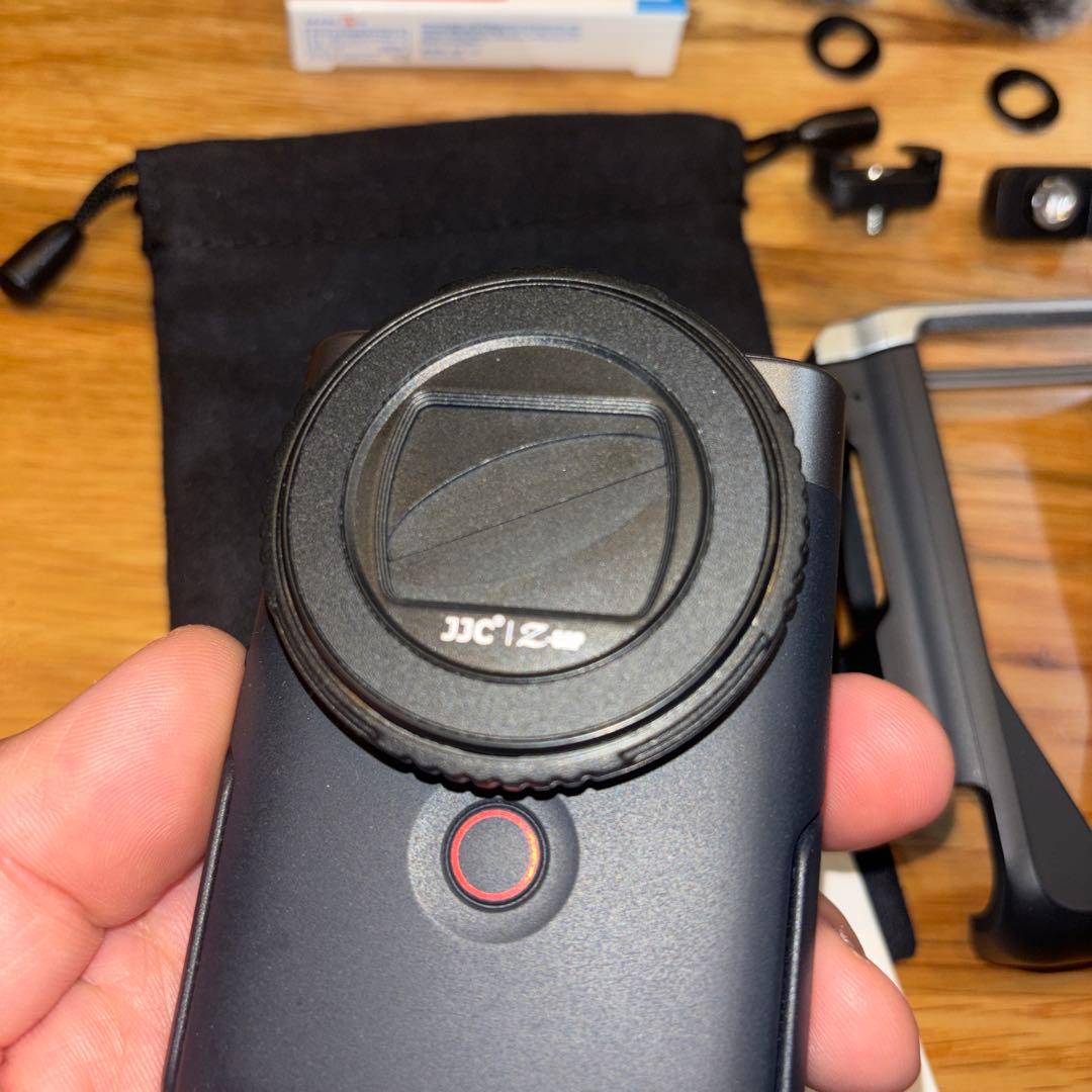 【付属品多数】Canon PowerShot V10 シルバー PSV10SL