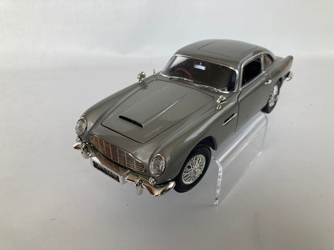 007 GOLDFINGERボンドカー Aston Martin DB5