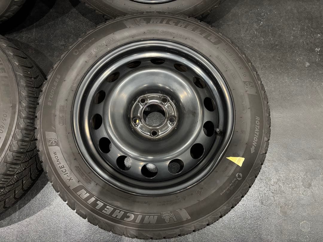 埼玉より【ベルランゴ】純正スチールホイール スタッドレスタイヤセット