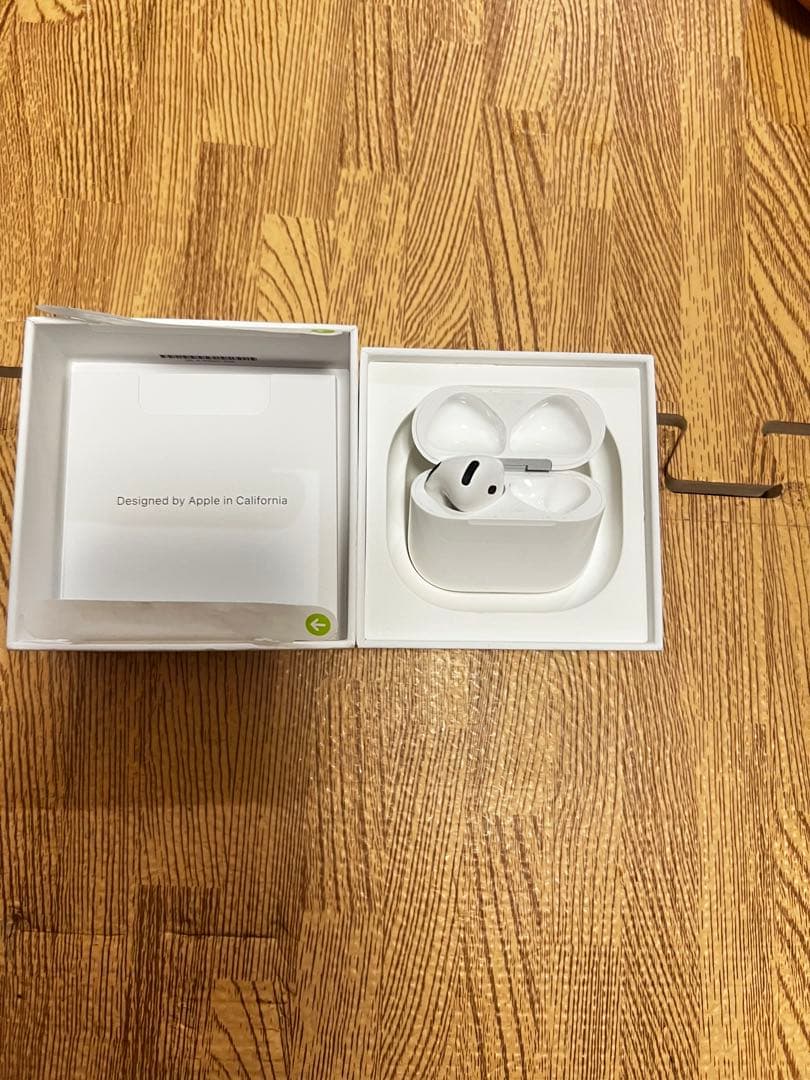 AirPods 4 本体 21,800円 ノイズキャンセリングなし