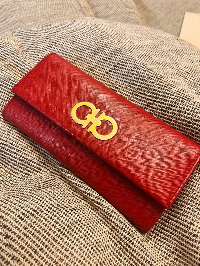 122-BGJ Salvatore Ferragamo フェラガモ 長財布 赤
