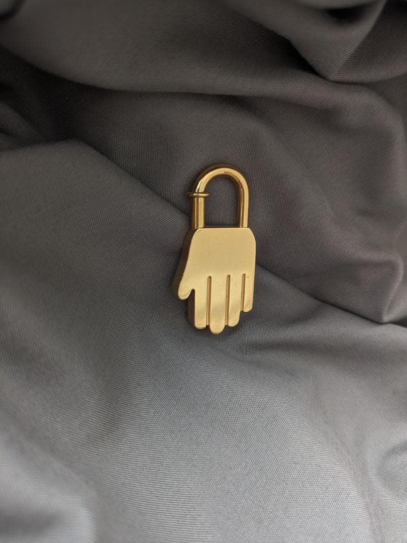 エルメス　HERMES　マルジェラ期　ハンドモチーフ　カデナ　チャーム　ゴールド