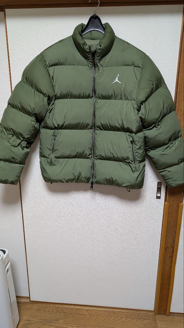 エアジョーダン エッセンシャル パファー ジャケット