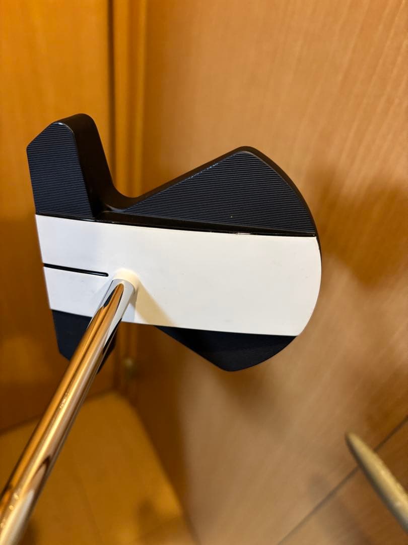 Odyssey Ai-ONE Square 2 Square パター　33インチ