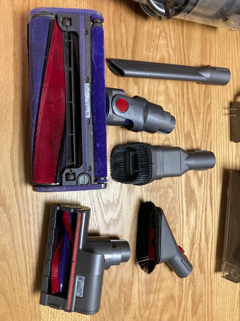 Dyson スティッククリーナー本体 各種アタッチメント付き【ジャンク】