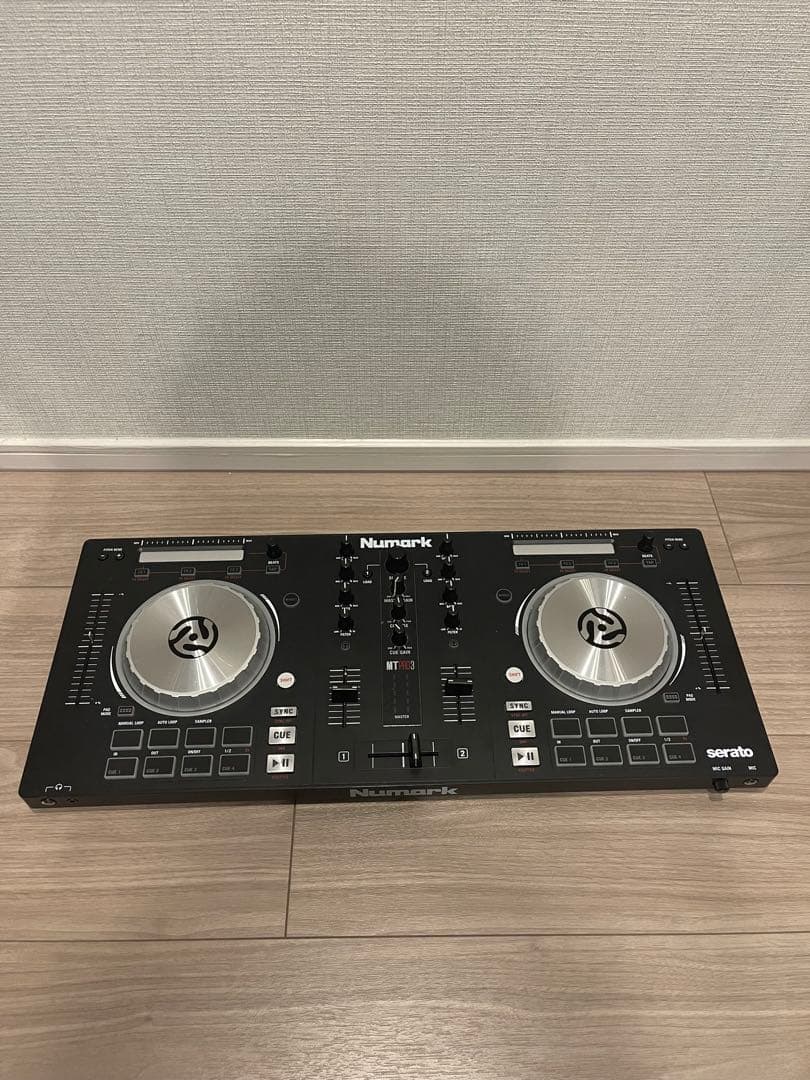 Numark MTPRO3 つまみカバー2箇所不足