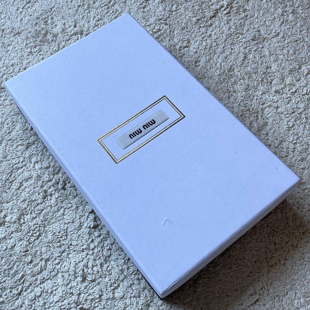 長さ調整可 miumiu ミュウミュウ パール ロングネックレス ロゴチャーム