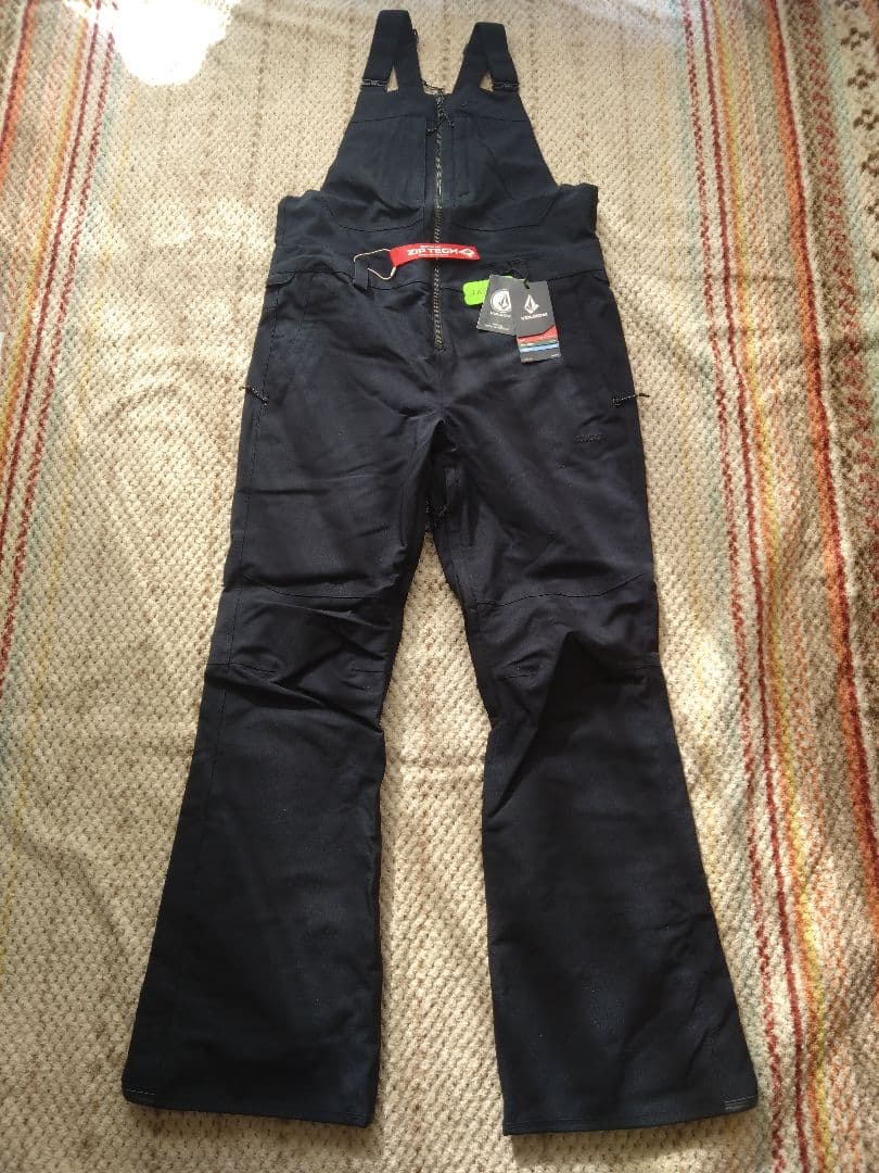 K*K様 新品未使用 VOLCOM 上下セット JACKET BIB OVERA