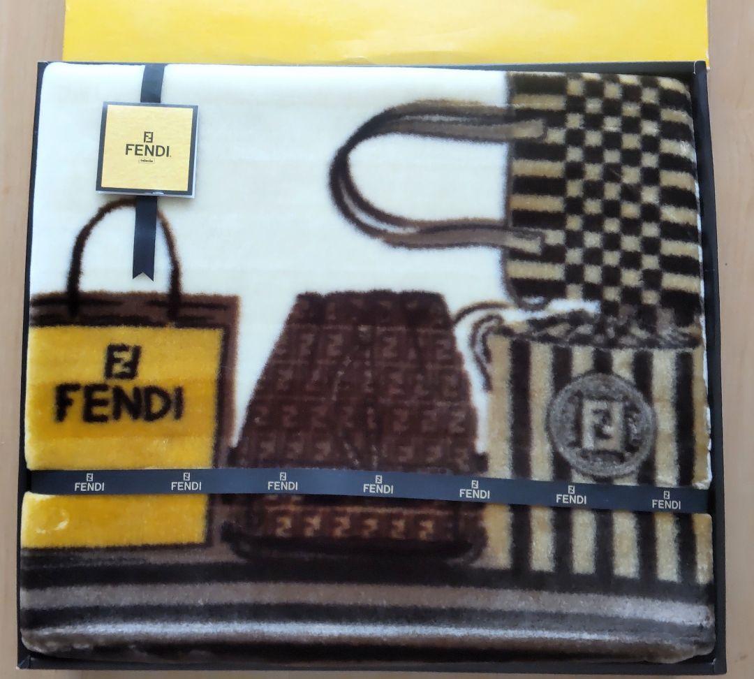 FENDI　フェンディ　ニューマイヤー　ハーフ毛布　未使用新品箱付
